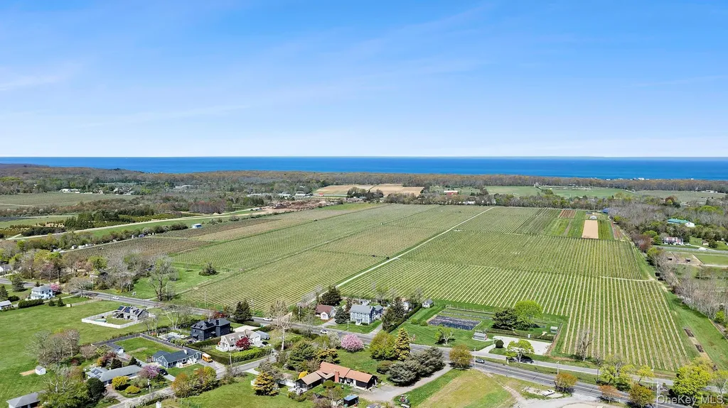 46975 Main Road Southold NY 11971