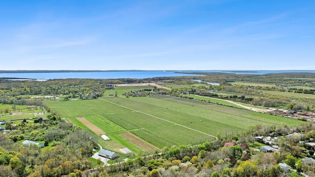 46975 Main Road Southold NY 11971