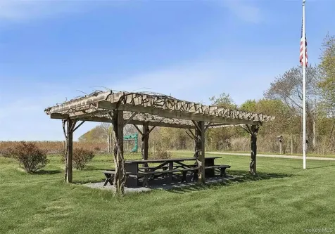 46975 Main Road Southold NY 11971
