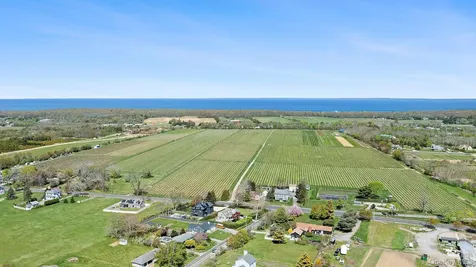 46975 Main Road Southold NY 11971