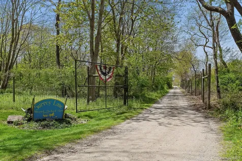 46975 Main Road Southold NY 11971