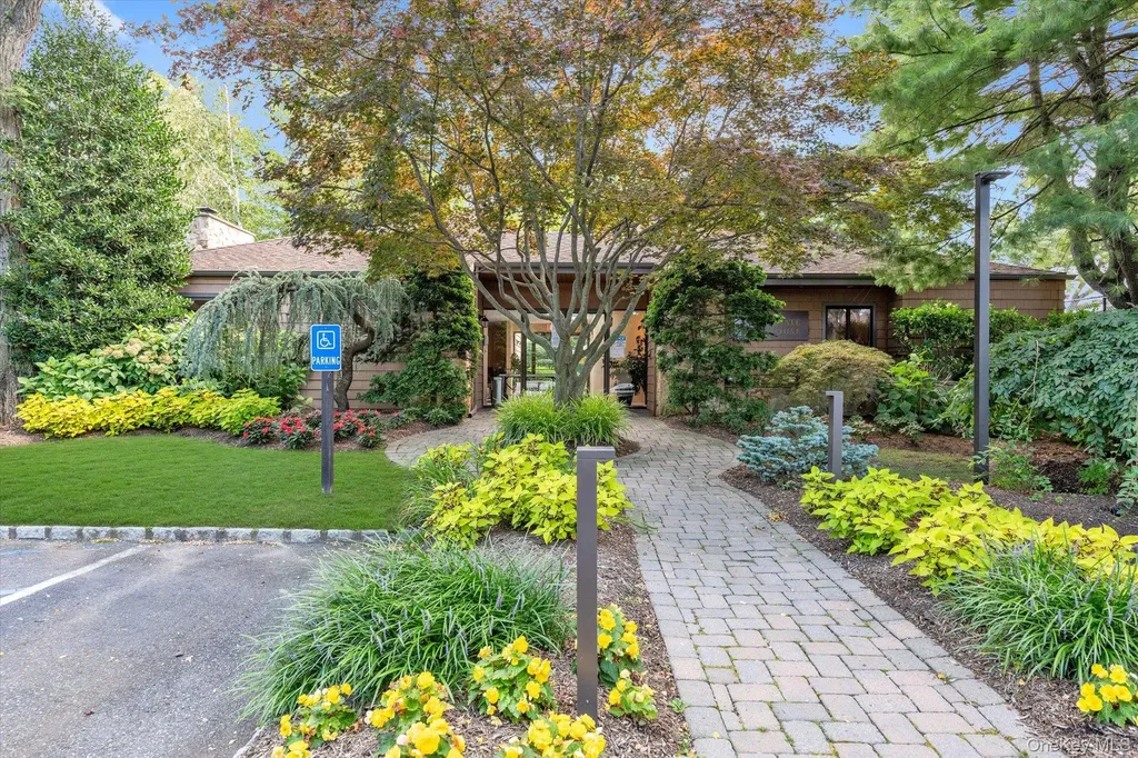 47 Northgate Circle Melville NY 11747