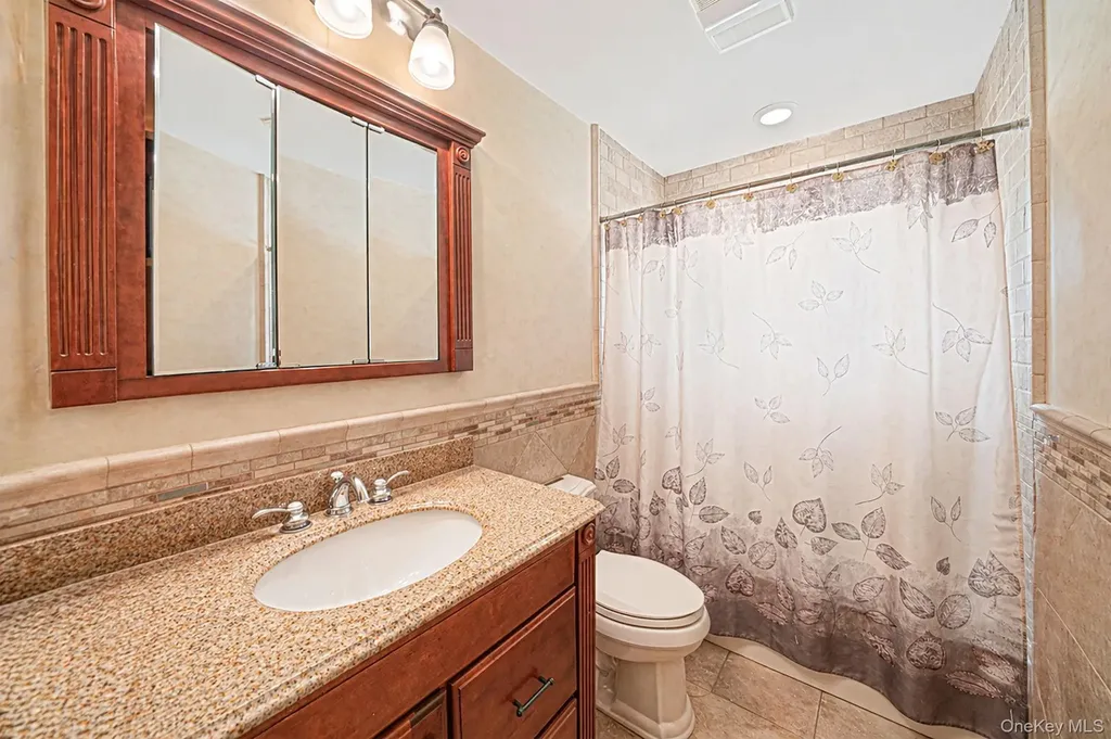 6 Warbler Lane Commack NY 11725