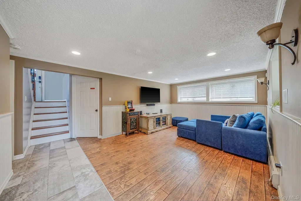 6 Warbler Lane Commack NY 11725