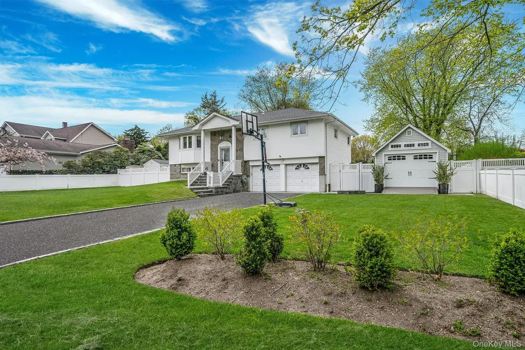 6 Warbler Lane Commack NY 11725