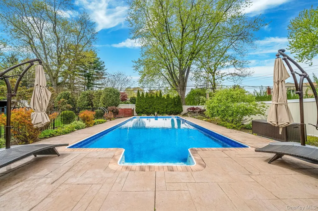 6 Warbler Lane Commack NY 11725