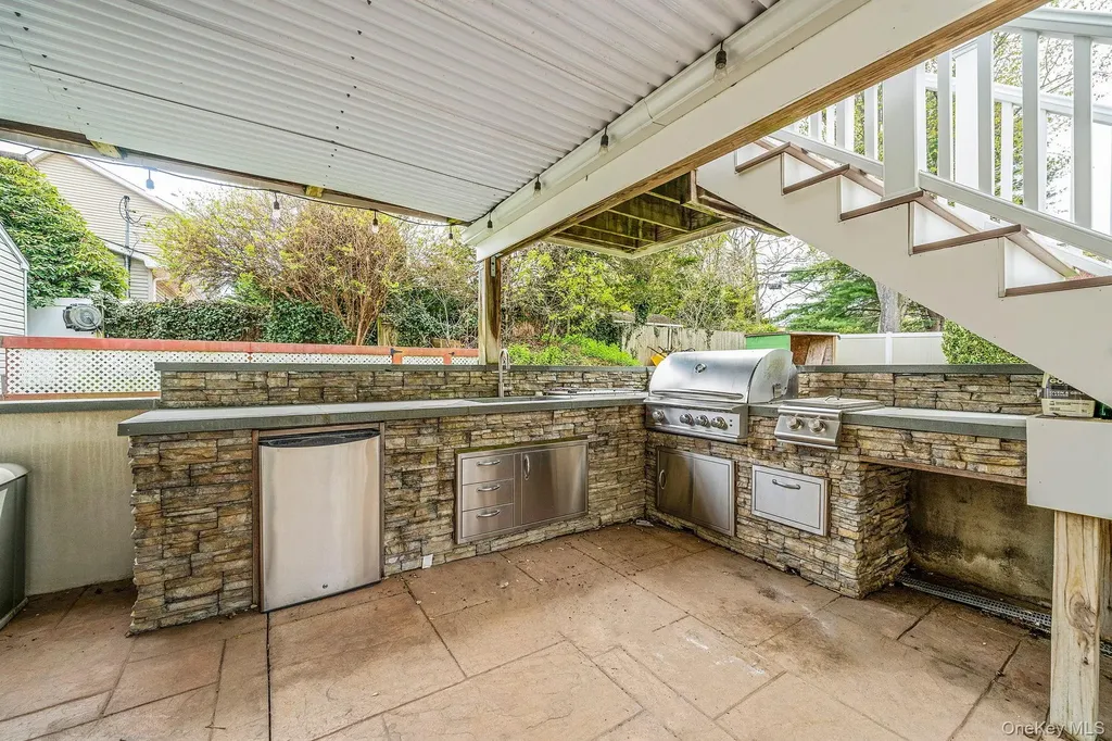 6 Warbler Lane Commack NY 11725