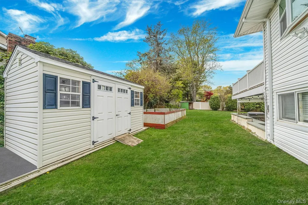 6 Warbler Lane Commack NY 11725