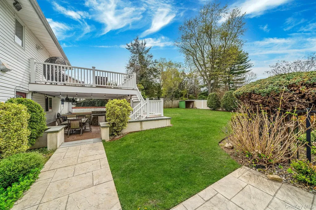 6 Warbler Lane Commack NY 11725