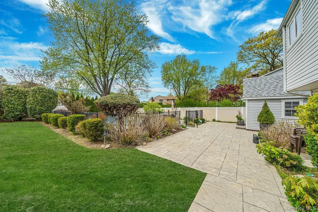 6 Warbler Lane Commack NY 11725