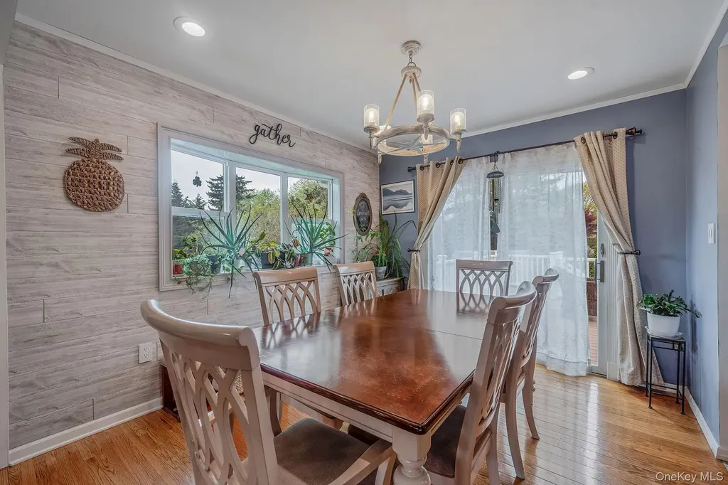 6 Warbler Lane Commack NY 11725