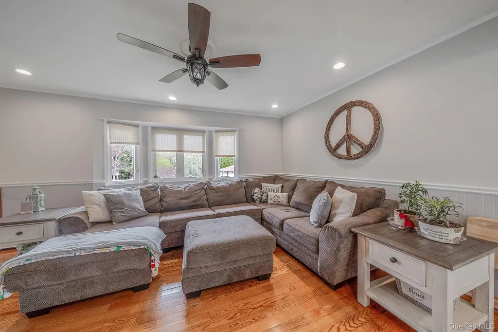 6 Warbler Lane Commack NY 11725