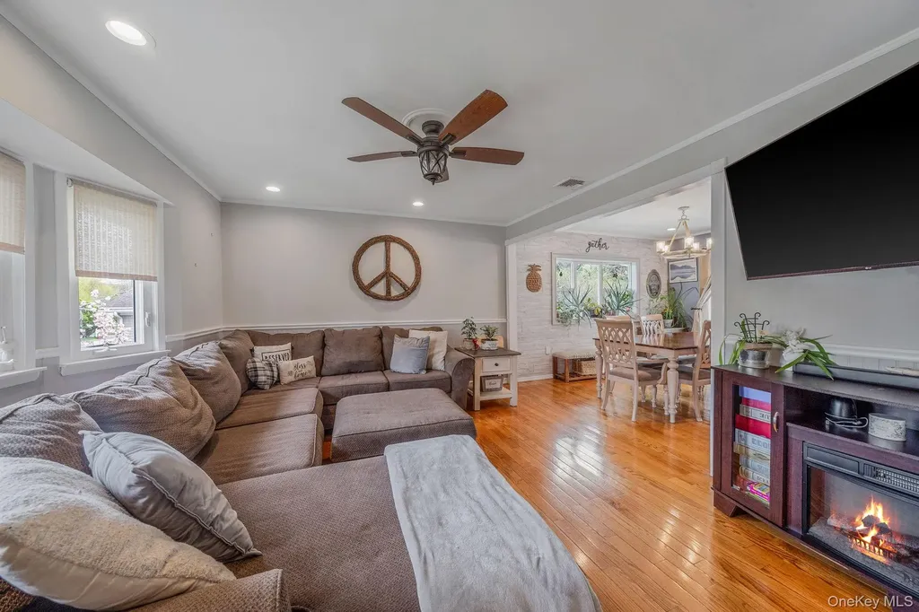 6 Warbler Lane Commack NY 11725