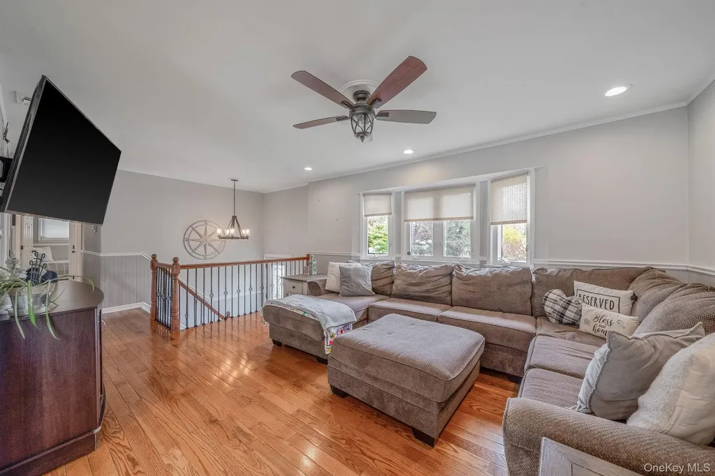 6 Warbler Lane Commack NY 11725