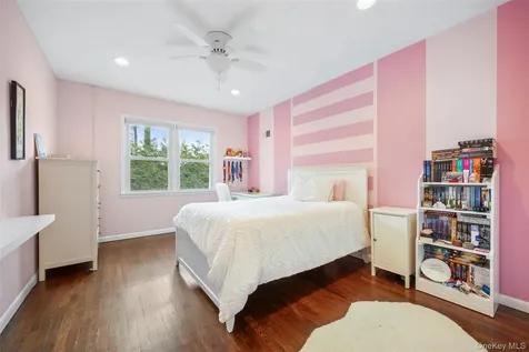 168 Dorchester Road Scarsdale NY 10583