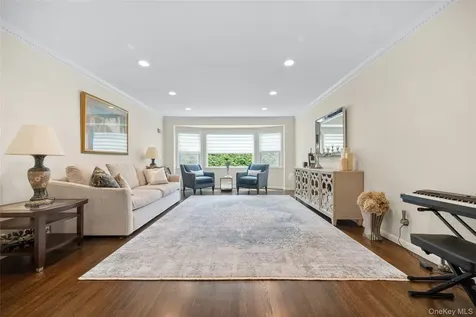 168 Dorchester Road Scarsdale NY 10583