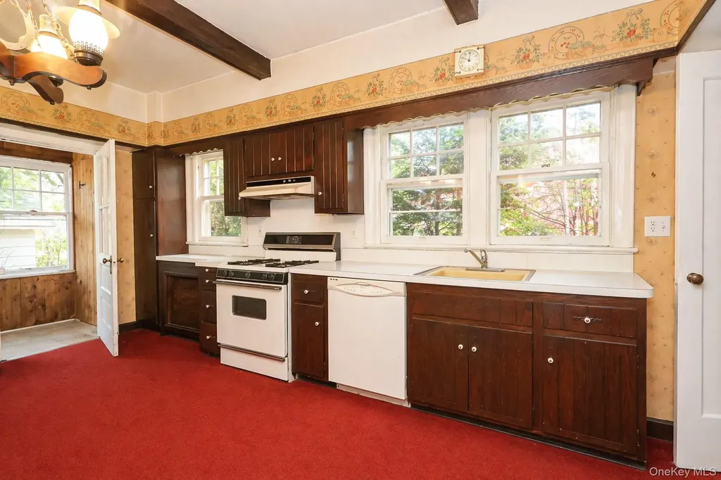 211 Old Middletown Road Pearl River NY 10965