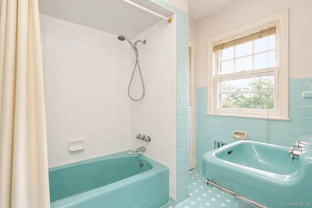 211 Old Middletown Road Pearl River NY 10965