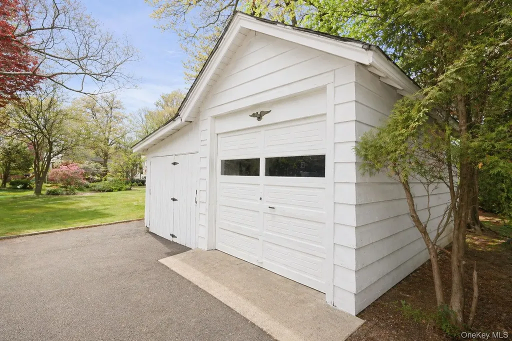 211 Old Middletown Road Pearl River NY 10965