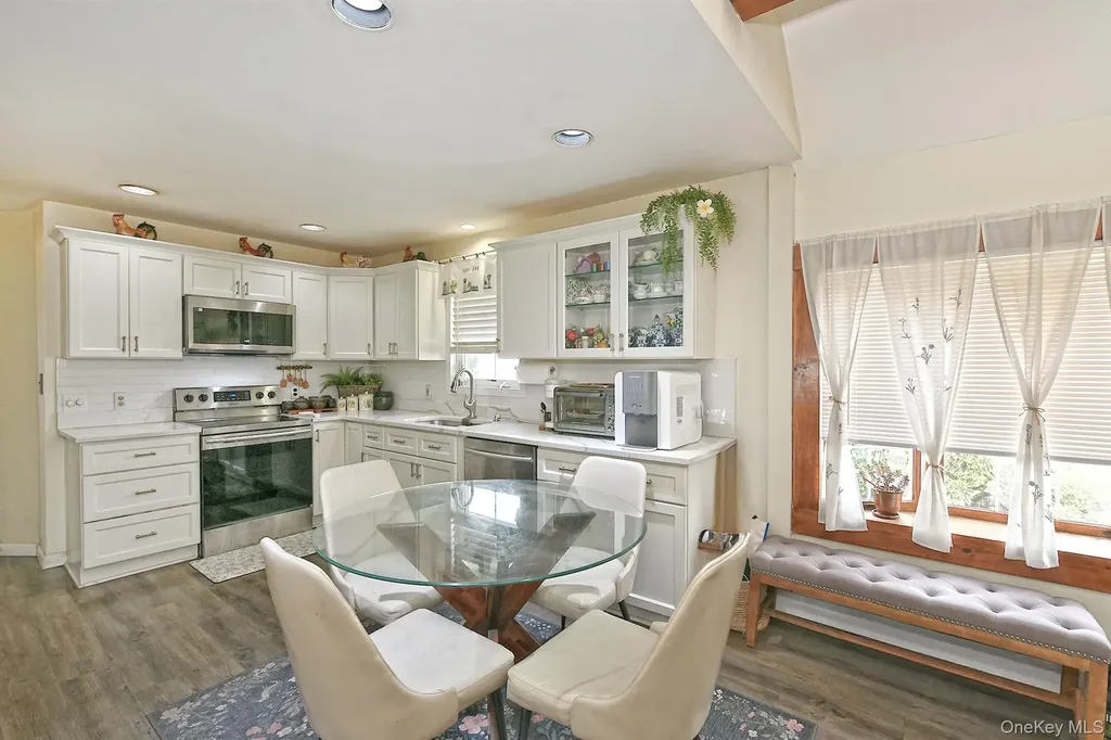 7 Low Lane Levittown NY 11756