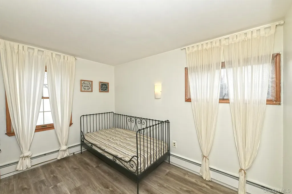 7 Low Lane Levittown NY 11756