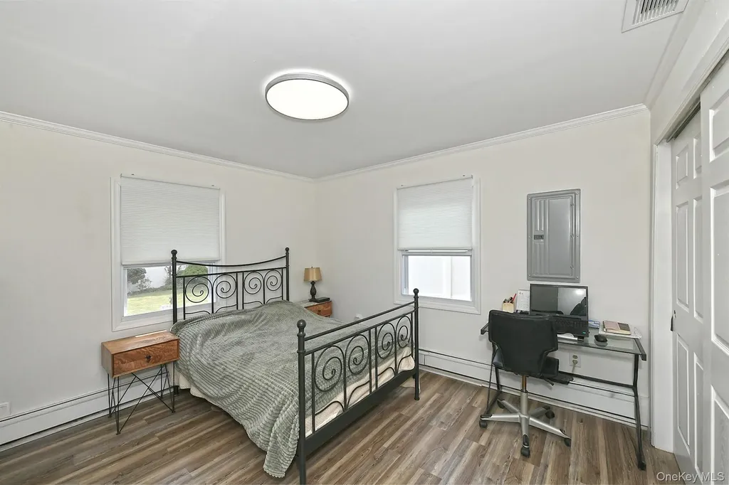 7 Low Lane Levittown NY 11756