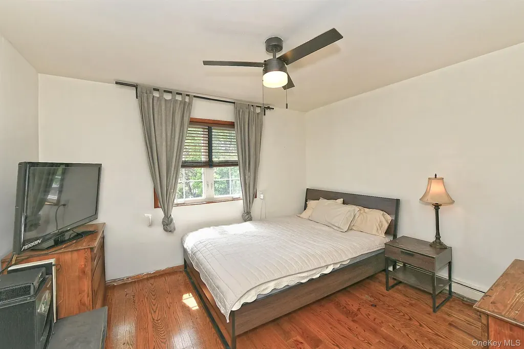 7 Low Lane Levittown NY 11756