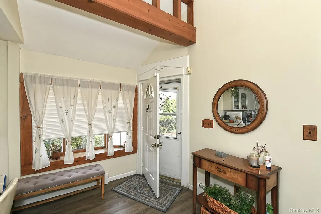 7 Low Lane Levittown NY 11756