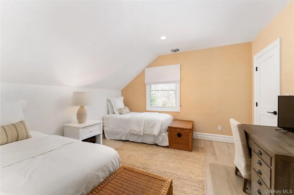 3 Bridies Path Southampton NY 11968