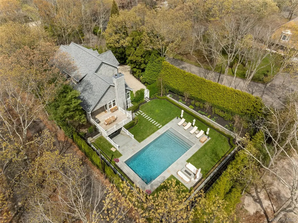 3 Bridies Path Southampton NY 11968