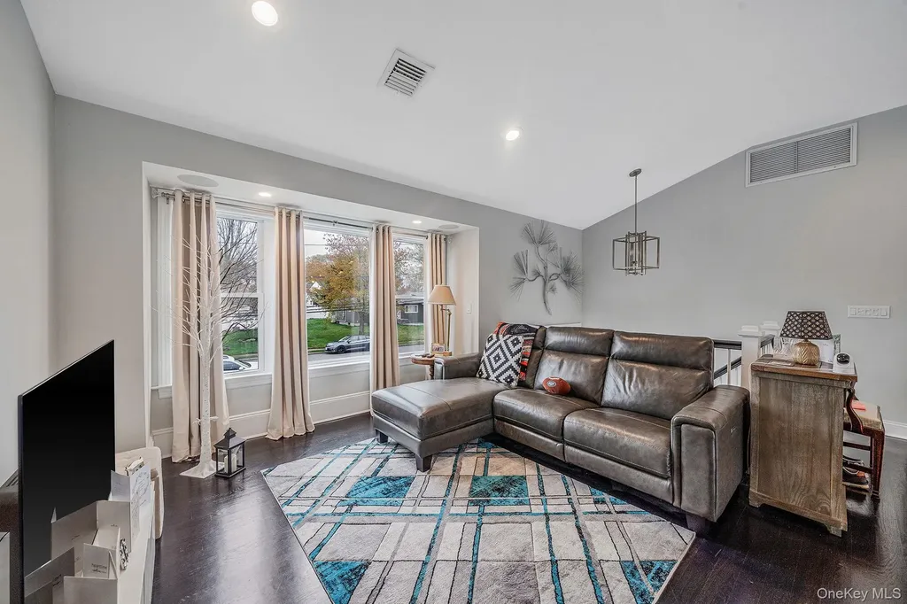 110 Stephen Road Bayport NY 11705