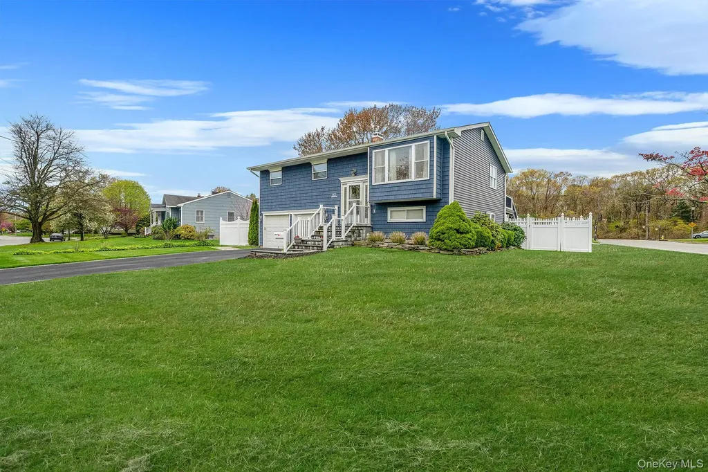 110 Stephen Road Bayport NY 11705