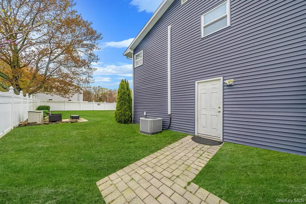 110 Stephen Road Bayport NY 11705