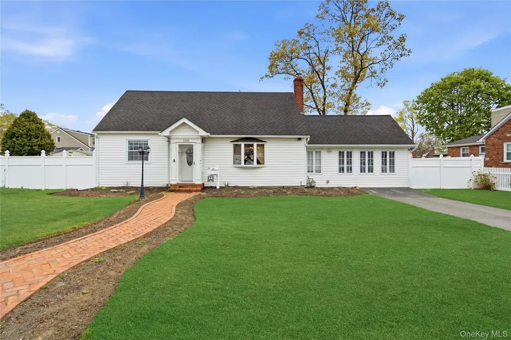 1333 13th Street West Babylon NY 11704