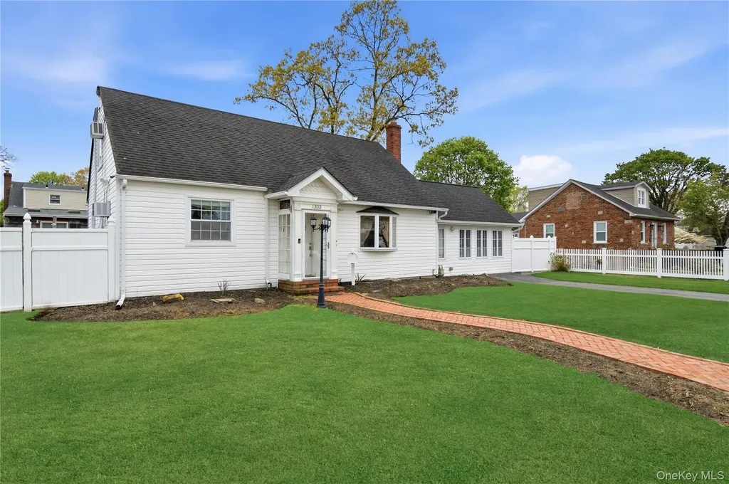 1333 13th Street West Babylon NY 11704