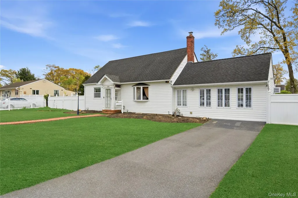 1333 13th Street West Babylon NY 11704