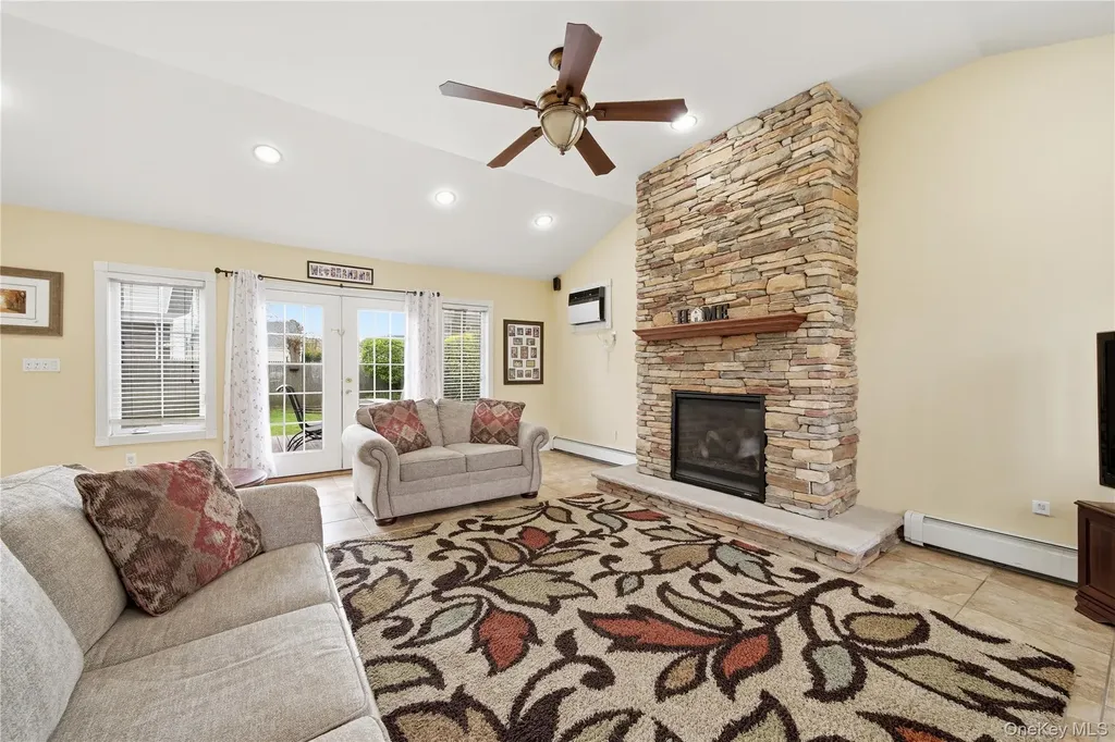 1333 13th Street West Babylon NY 11704