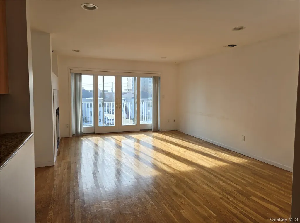 269 E Broadway Long Beach NY 11561