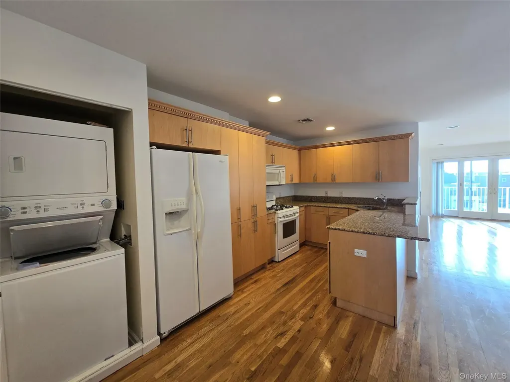 269 E Broadway Long Beach NY 11561