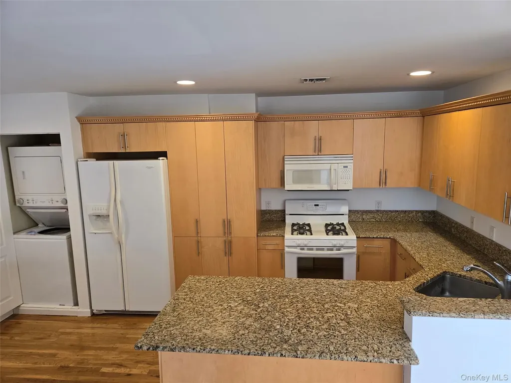 269 E Broadway Long Beach NY 11561
