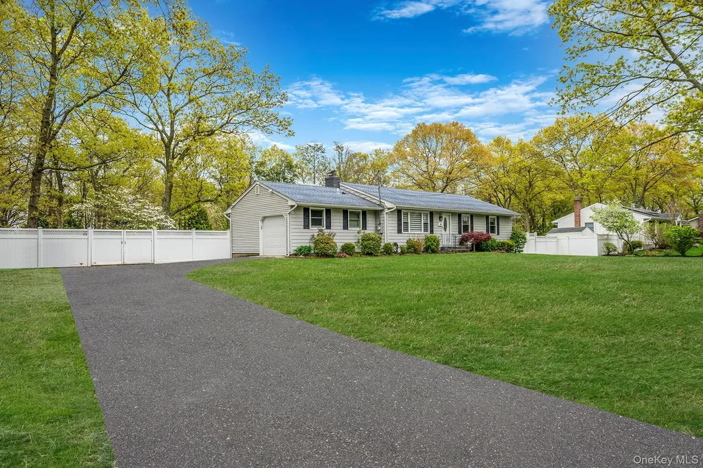 19 Pumpkin Road Saint James NY 11780