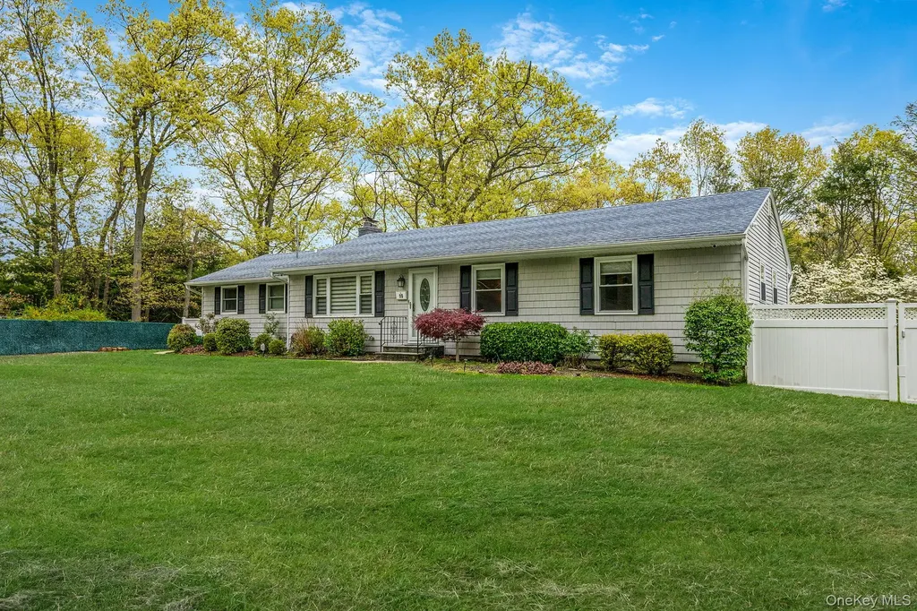 19 Pumpkin Road Saint James NY 11780