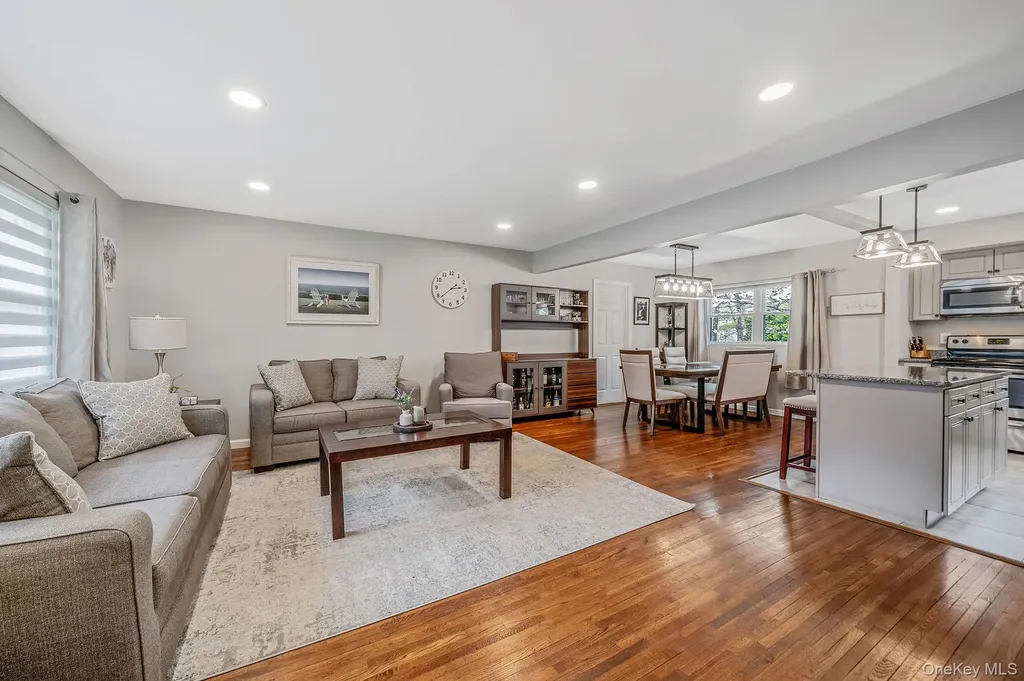19 Pumpkin Road Saint James NY 11780