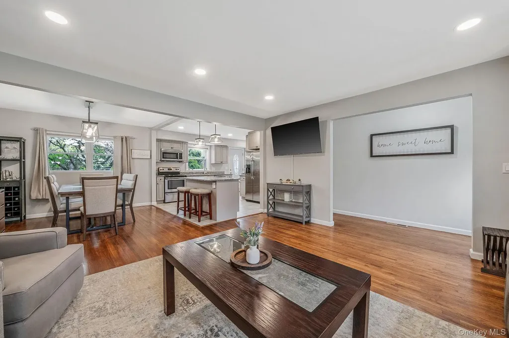 19 Pumpkin Road Saint James NY 11780