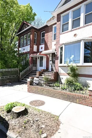 86-46 139th Street Briarwood NY 11435