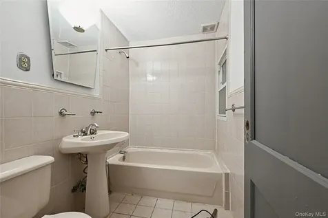 86-46 139th Street Briarwood NY 11435