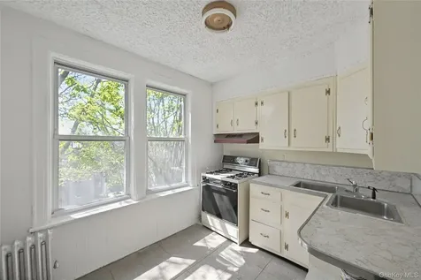 86-46 139th Street Briarwood NY 11435