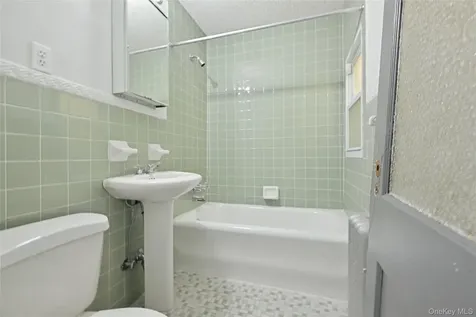 86-46 139th Street Briarwood NY 11435