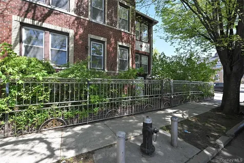 86-46 139th Street Briarwood NY 11435