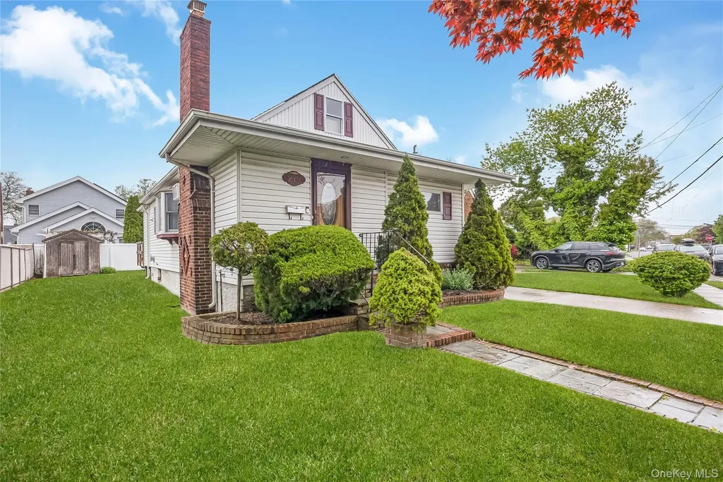 219 Oakview Avenue Oceanside NY 11572